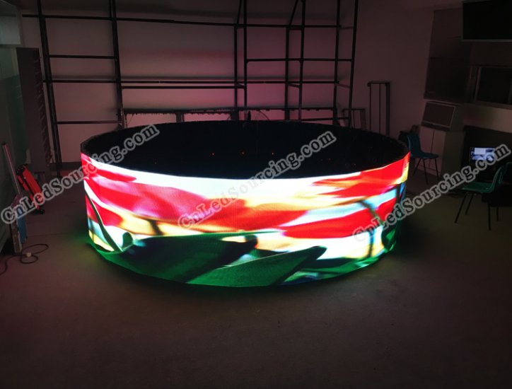 P3.91mm Indoor Circular LED Display Panel with Angle Adjustors - Click Image to Close