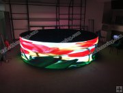 P3.91mm Indoor Circular LED Display Panel with Angle Adjustors